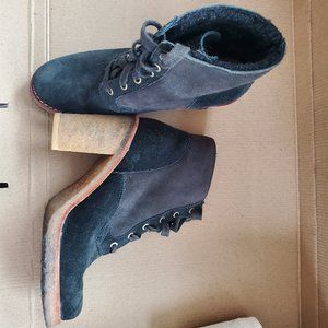UGG black fur lined suede leather boots with heel, sz 7.5